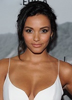 Jessica Lucas nuda