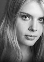 Alina Tomnikov nuda