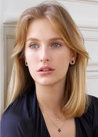 Camille Razat nuda
