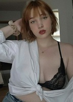 Lucy Mueller nuda
