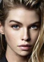 Stella Maxwell nuda
