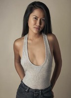 Tina Pham nuda