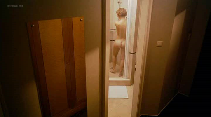 Júlia Ubrankovics Nuda ~30 Anni In Virtually A Virgin 