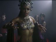 Aaliyah Nuda Anni In La Regina Dei Dannati