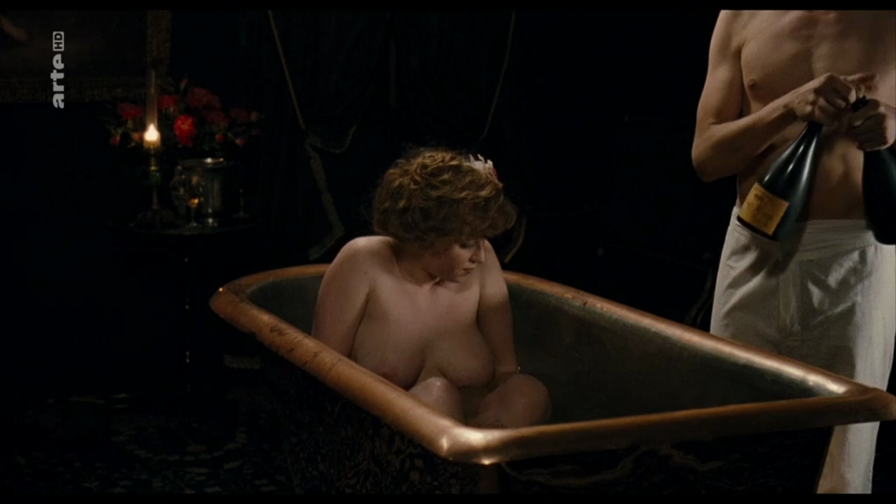 Iliana Zabeth nude pics.