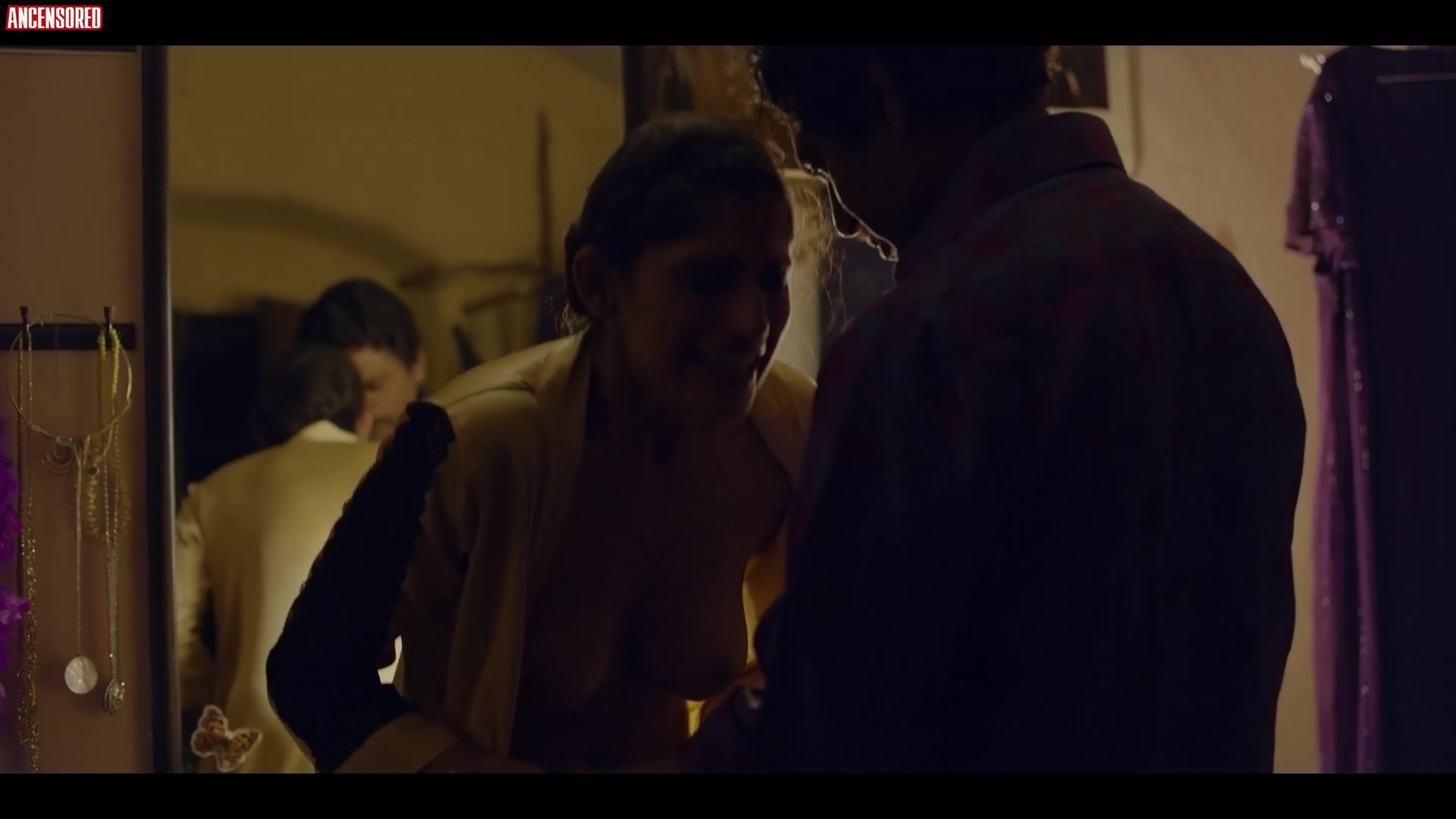 Kubra Sait Nuda ~30 Anni In Sacred Games