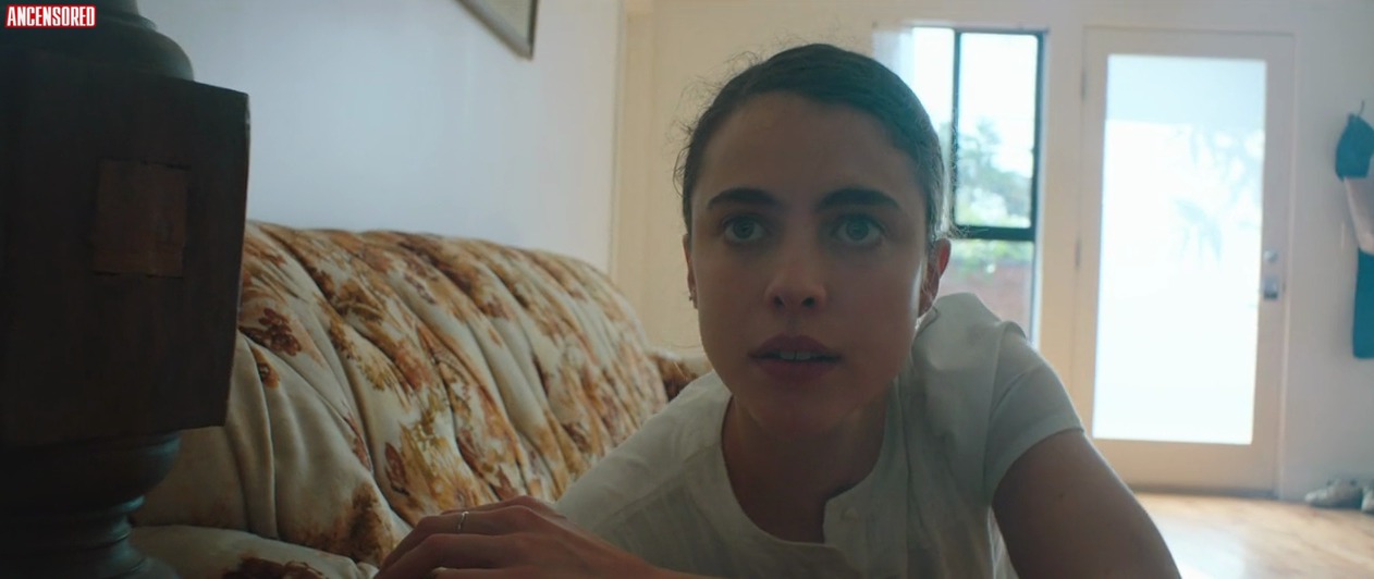 Margaret Qualley Nuda ~30 Anni In Love Me Like You Hate Me 