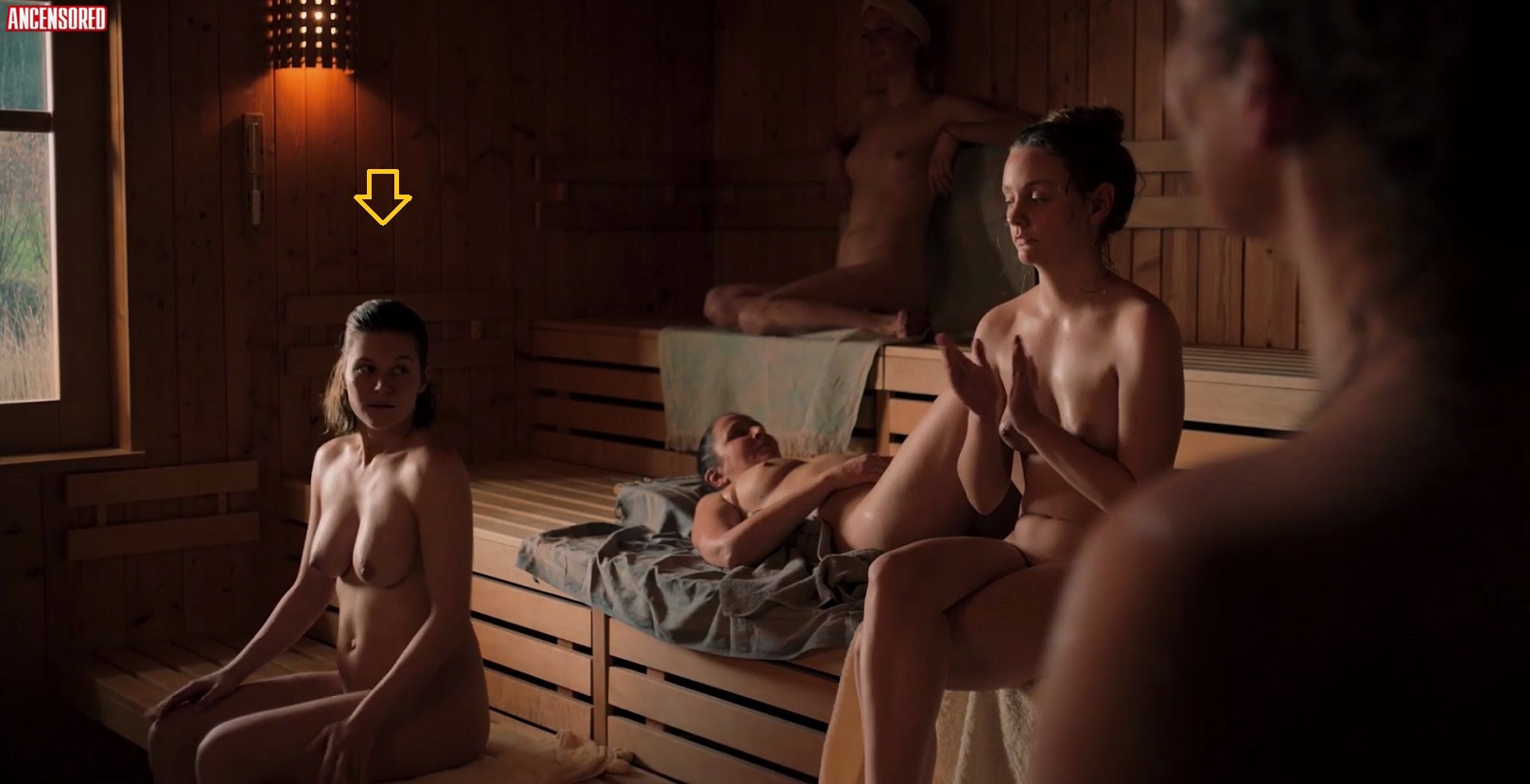 Lilith Häßle Nuda ~30 Anni In Heated A Sauna Session