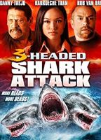 3 Headed Shark Attack 2015 film scene di nudo
