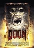 Doom 2005 film scene di nudo