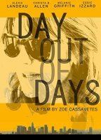 Day Out of Days 2015 film scene di nudo