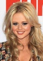 Emily Atack nuda