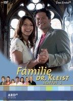 Familie Dr. Kleist 2004 film scene di nudo