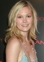 Julia Stiles nuda