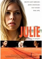 Julie scene nuda