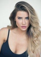 Jacqueline MacInnes Wood nuda