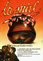 La miel (1979) Scene Nuda