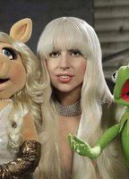 Lady Gaga & the Muppets Holiday Spectacular scene nuda