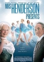 Lady Henderson presenta 2005 film scene di nudo