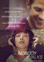 Nobody Walks (2012) Scene Nuda