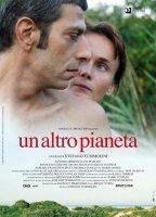 Un altro pianeta (2008) Scene Nuda