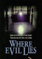 Where Evil Lies (1995) Scene Nuda