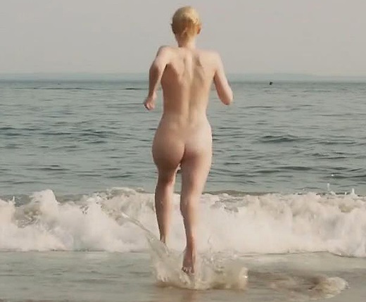 Dakota Fanning Nuda ~30 Anni In Beach Babes