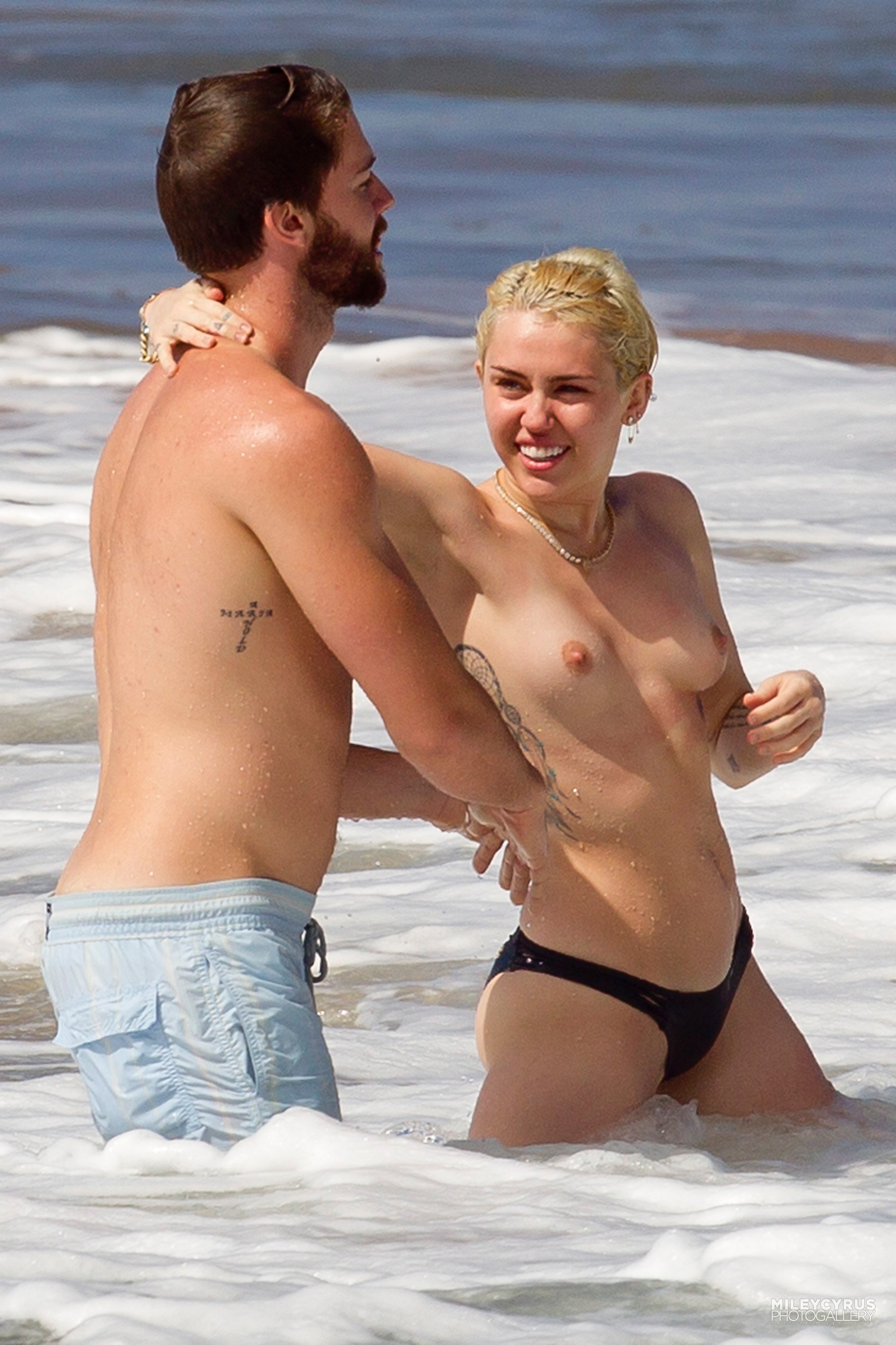 Miley Cyrus Nuda ~30 Anni In Paparazzi