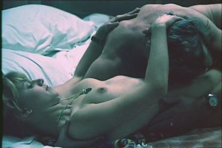 Marina de Graaf nude pics.