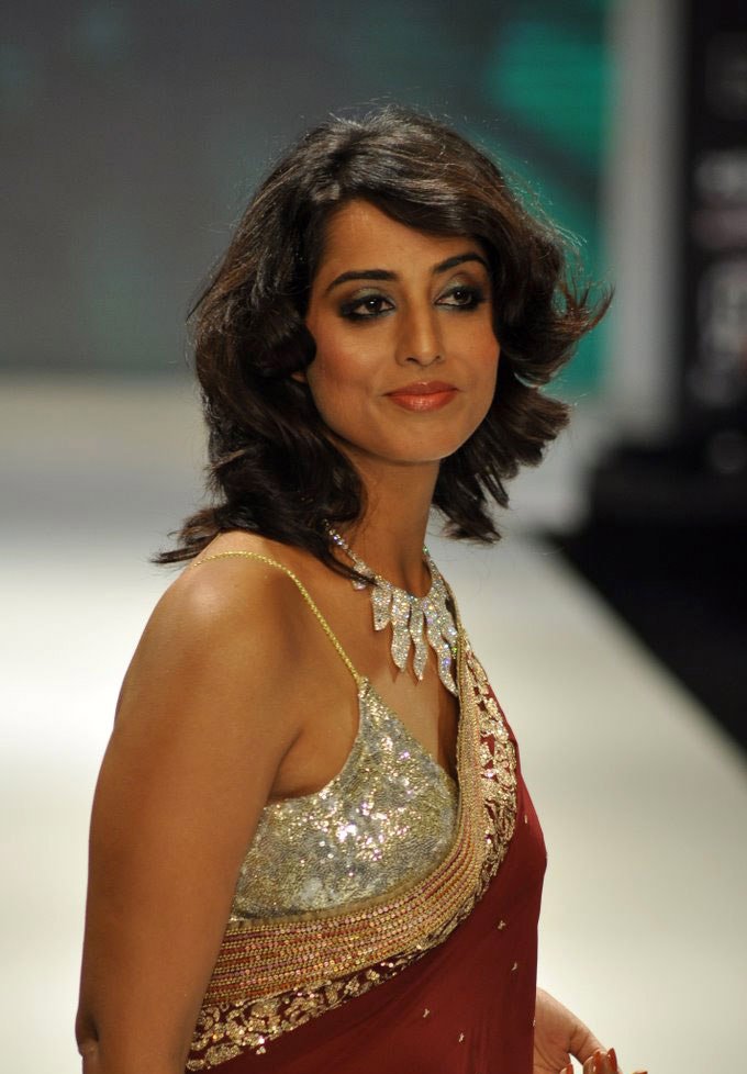 Naked Mahie Gill Added By Makhan