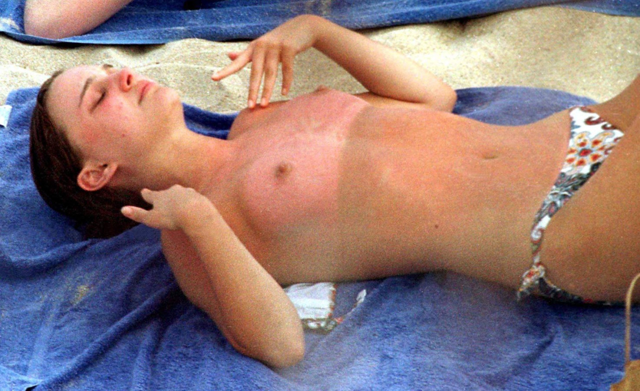 Natalie Portman Nuda Anni In Beach Babes
