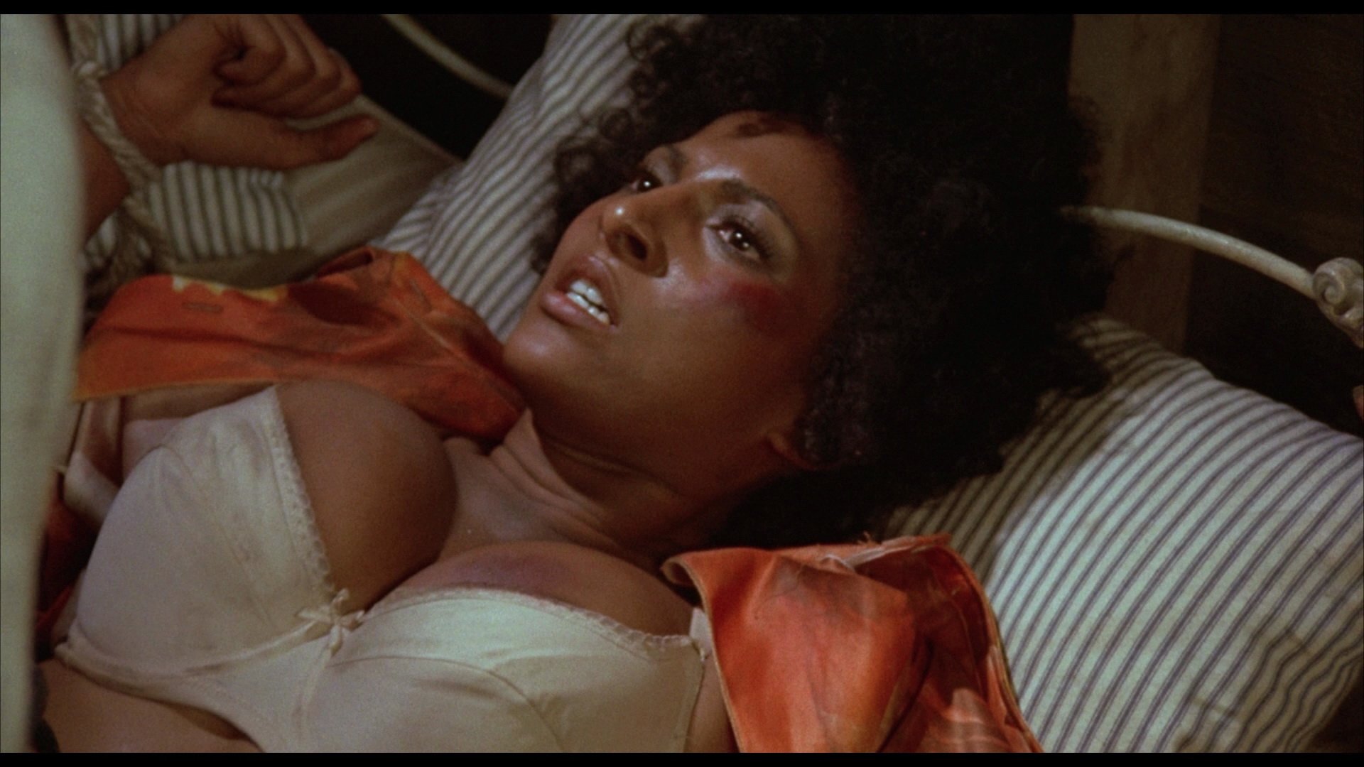 Pam Grier Nuda ~30 Anni In Foxy Brown