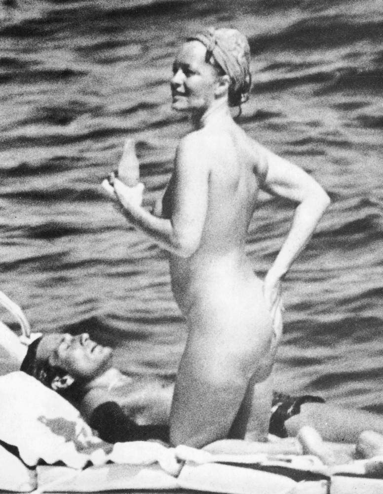 Naked Romy Schneider Added By Jyvvincent