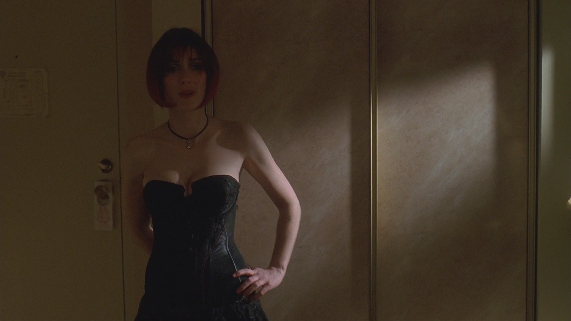 Winona Ryder Nuda ~30 Anni In Sex And Death 101