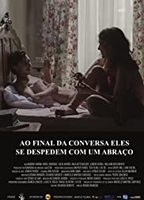 Ao Final Da Conversa, Eles Se Despedem Com Um Abraço 2017 film scene di nudo