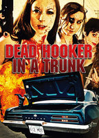 Dead Hooker in a Trunk 2009 film scene di nudo