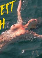 Deadliest Chatch 2011 film scene di nudo