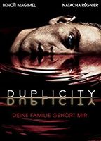 Duplicity (II) 2005 film scene di nudo