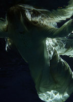 Engel unter Wasser 2015 film scene di nudo