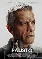 Fausto 2017 film scene di nudo