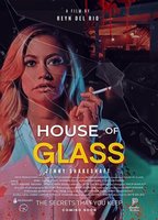 House of Glass 2021 film scene di nudo