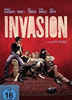 Invasion 2012 film scene di nudo