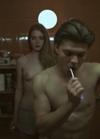 Kysset (2015) Scene Nuda