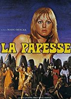 La papesse (1975) Scene Nuda