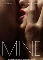 Mine 2013 film scene di nudo