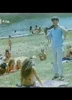 Musician in the Bath 1988 film scene di nudo