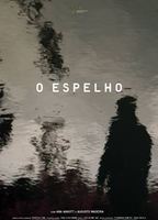 O Espelho (2015) Scene Nuda