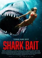 Shark Bait 2022 film scene di nudo