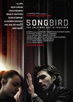 Songbird 2020 film scene di nudo