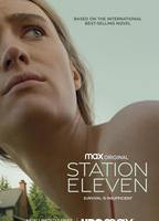 Station Eleven 2021 film scene di nudo